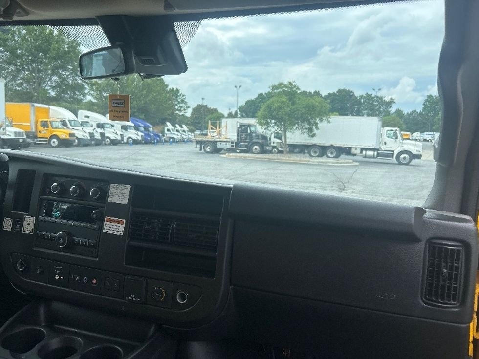 Light Duty Box Truck-Light and Medium Duty Trucks-GMC-2021-Savana G33903-Duluth-GA-116,818\n\t\tmiles-$ 25,000 - Image 21
