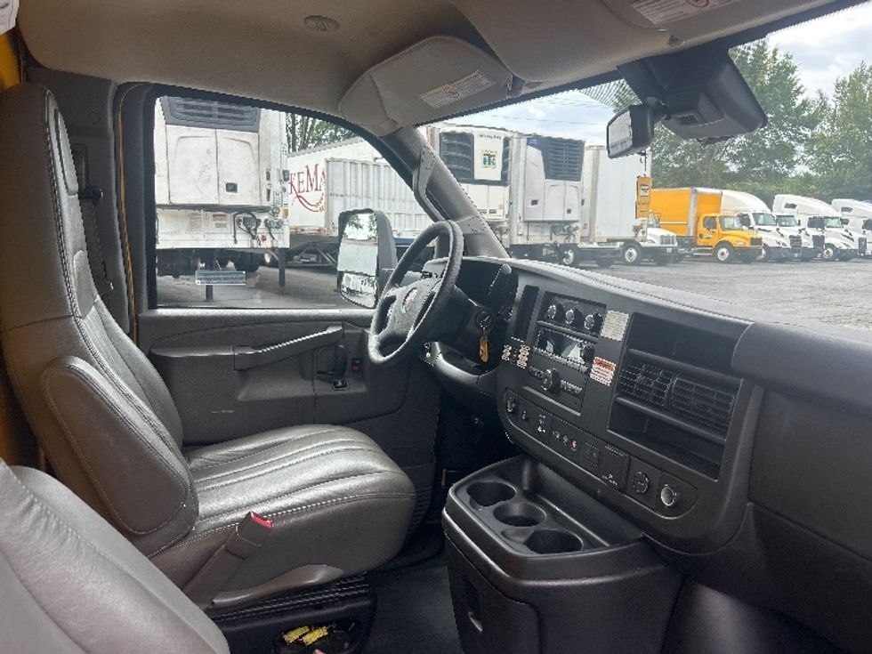 Light Duty Box Truck-Light and Medium Duty Trucks-GMC-2021-Savana G33903-Duluth-GA-116,818\n\t\tmiles-$ 25,000 - Image 22