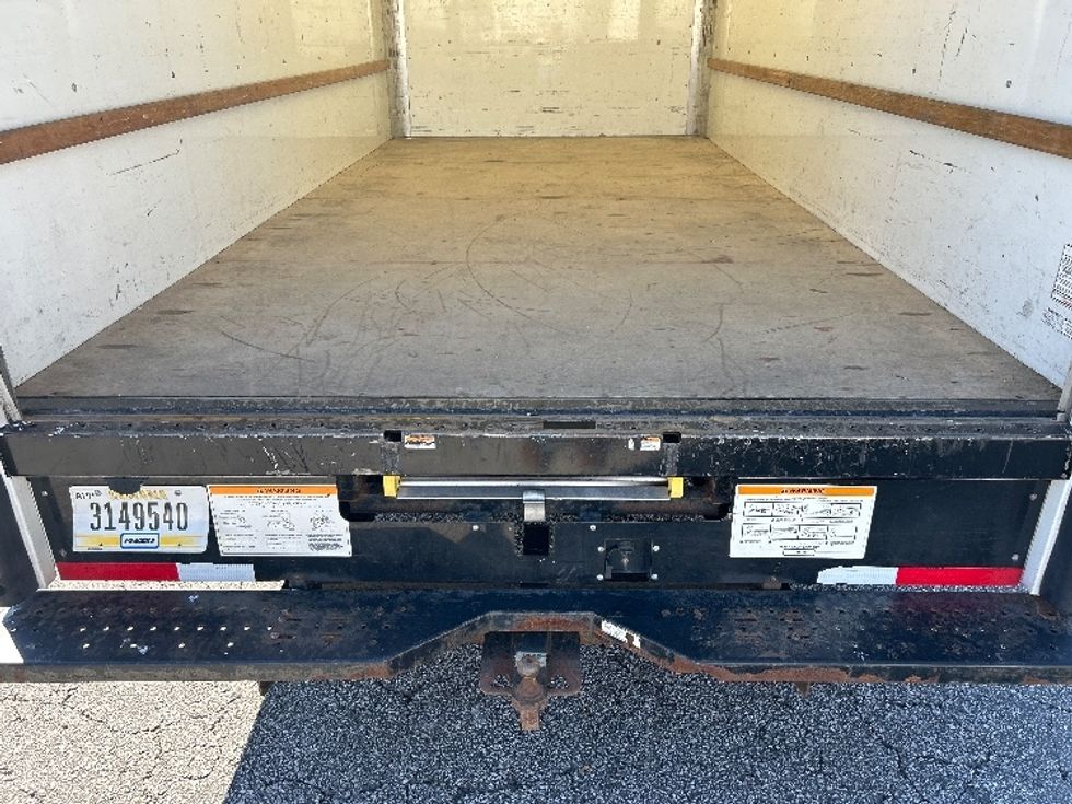 Light Duty Box Truck-Light and Medium Duty Trucks-GMC-2021-Savana G33903-Duluth-GA-121,217\n\t\tmiles-$ 28,250 - Image 10