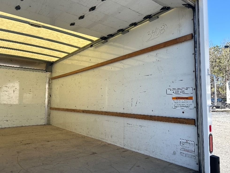 Light Duty Box Truck-Light and Medium Duty Trucks-GMC-2021-Savana G33903-Duluth-GA-121,217\n\t\tmiles-$ 28,250 - Image 12