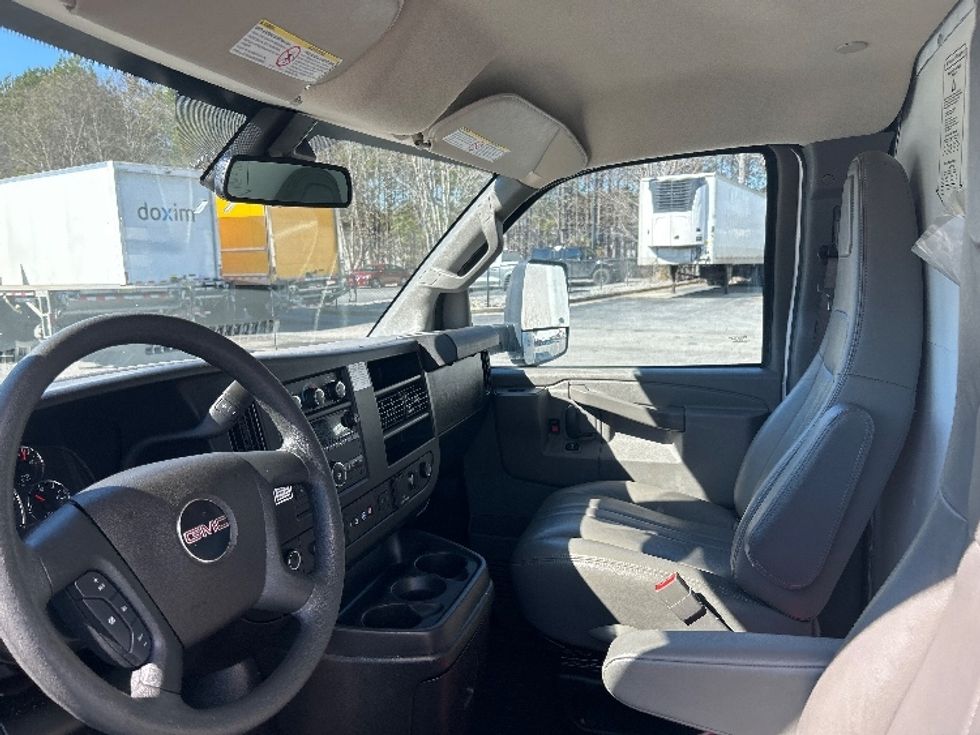 Light Duty Box Truck-Light and Medium Duty Trucks-GMC-2021-Savana G33903-Duluth-GA-121,217\n\t\tmiles-$ 28,250 - Image 19
