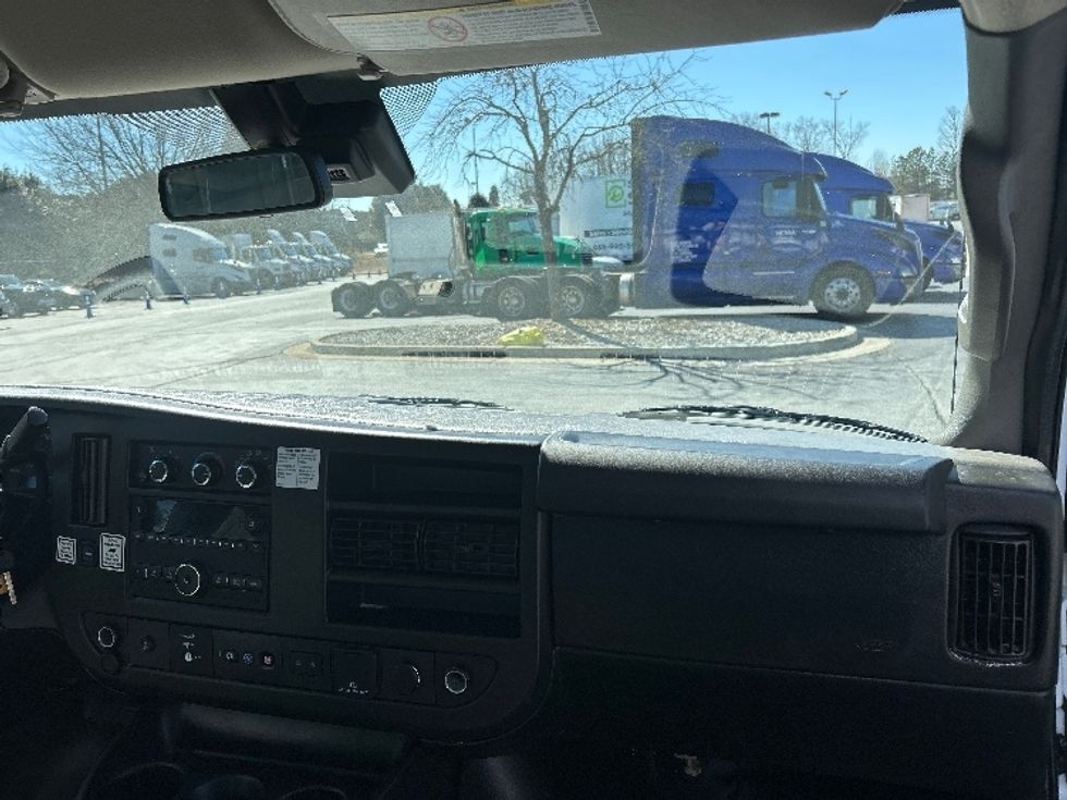 Light Duty Box Truck-Light and Medium Duty Trucks-GMC-2021-Savana G33903-Duluth-GA-121,217\n\t\tmiles-$ 28,250 - Image 21