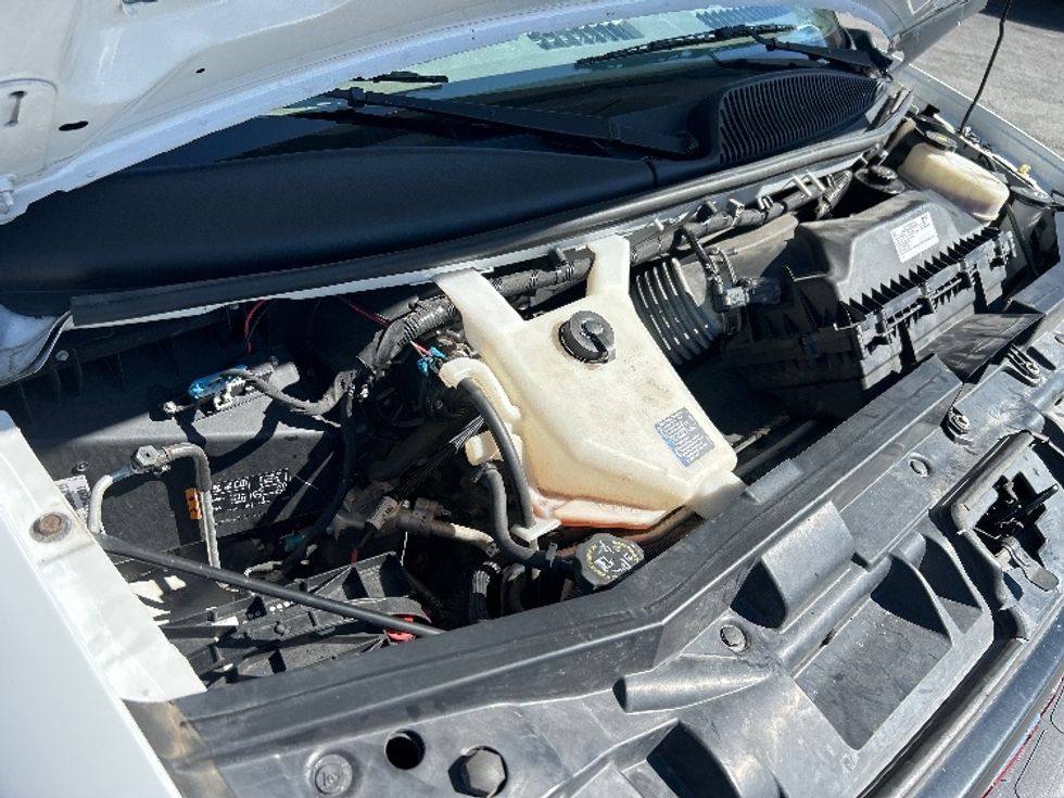 Light Duty Box Truck-Light and Medium Duty Trucks-GMC-2021-Savana G33903-Duluth-GA-121,217\n\t\tmiles-$ 28,250 - Image 23