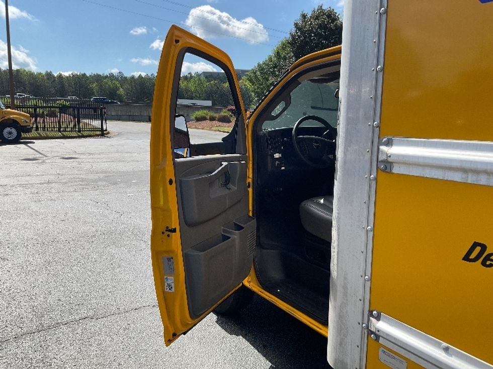 Light Duty Box Truck-Light and Medium Duty Trucks-GMC-2021-Savana G33903-Duluth-GA-85,964\n\t\tmiles-$ 28,750 - Image 16