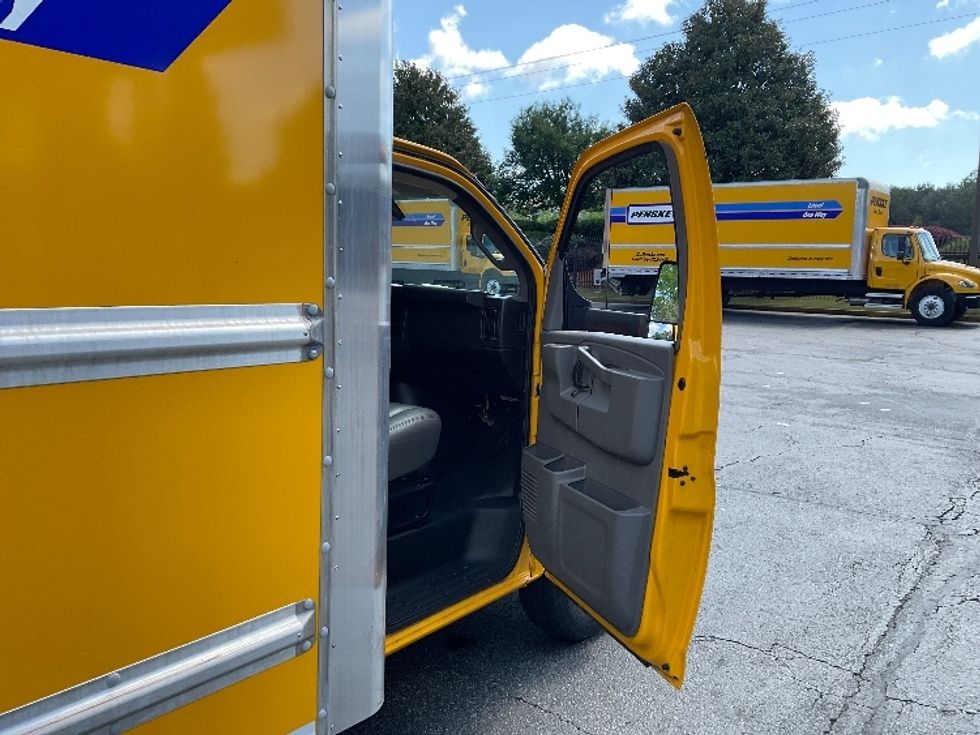 Light Duty Box Truck-Light and Medium Duty Trucks-GMC-2021-Savana G33903-Duluth-GA-85,964\n\t\tmiles-$ 28,750 - Image 20