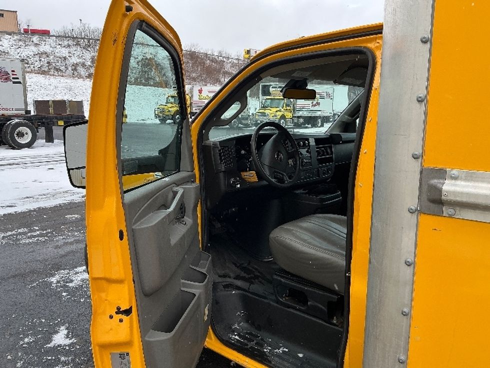 Light Duty Box Truck-Light and Medium Duty Trucks-GMC-2021-Savana G33903-Duncansville-PA-95,487\n\t\tmiles-$ 26,250 - Image 13