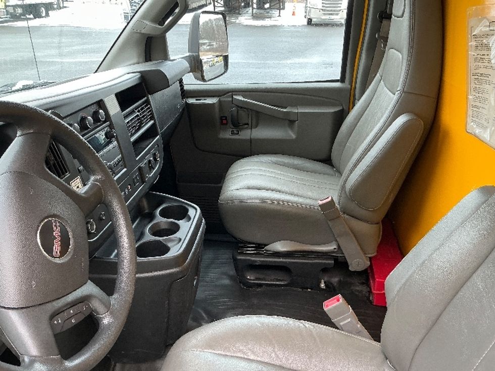 Light Duty Box Truck-Light and Medium Duty Trucks-GMC-2021-Savana G33903-Duncansville-PA-95,487\n\t\tmiles-$ 26,250 - Image 16