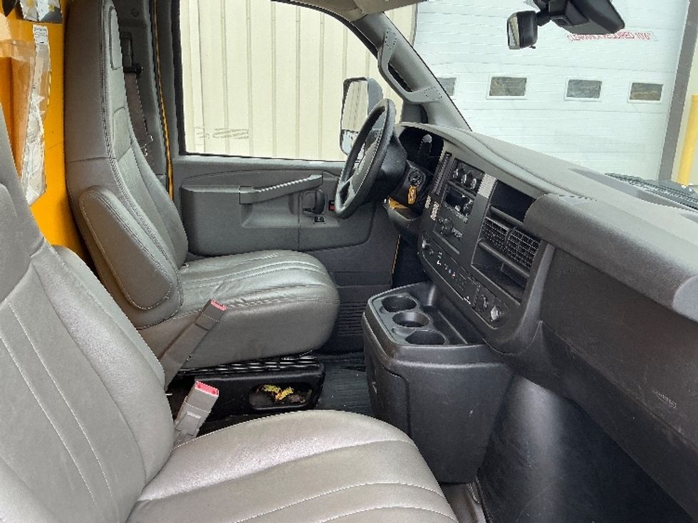 Light Duty Box Truck-Light and Medium Duty Trucks-GMC-2021-Savana G33903-Duncansville-PA-95,487\n\t\tmiles-$ 26,250 - Image 19