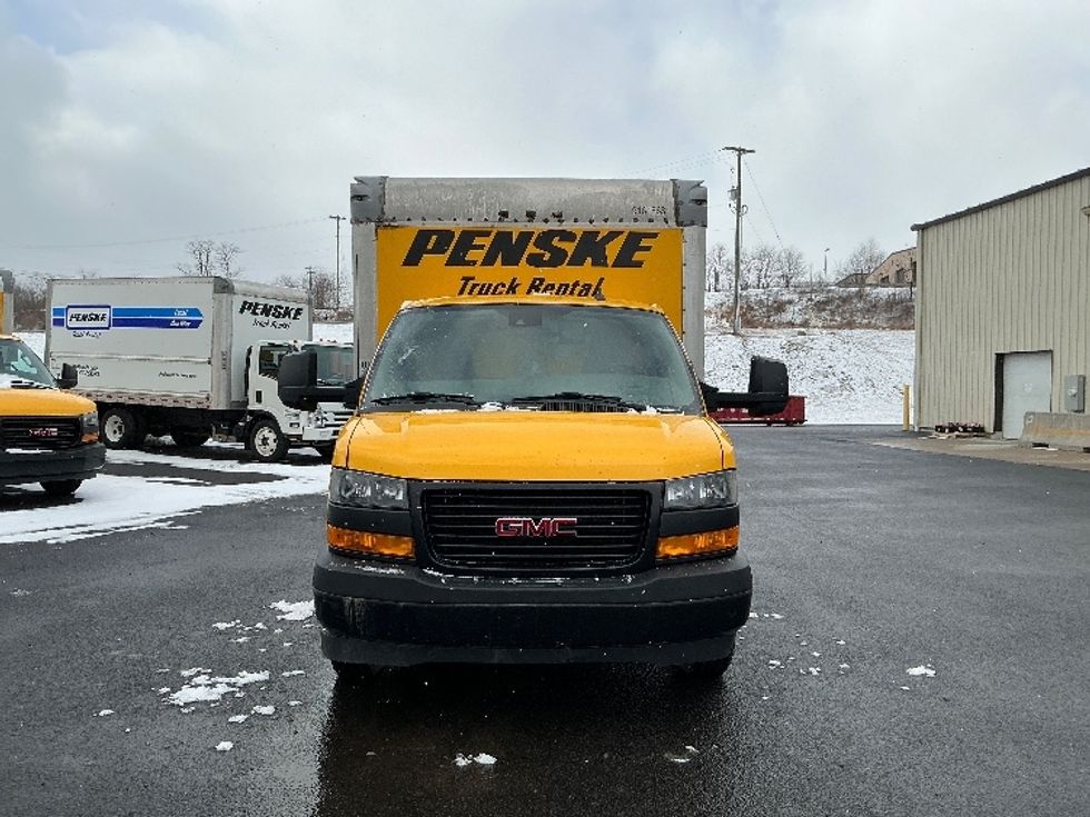 Light Duty Box Truck-Light and Medium Duty Trucks-GMC-2021-Savana G33903-Duncansville-PA-95,487\n\t\tmiles-$ 26,250 - Image 2