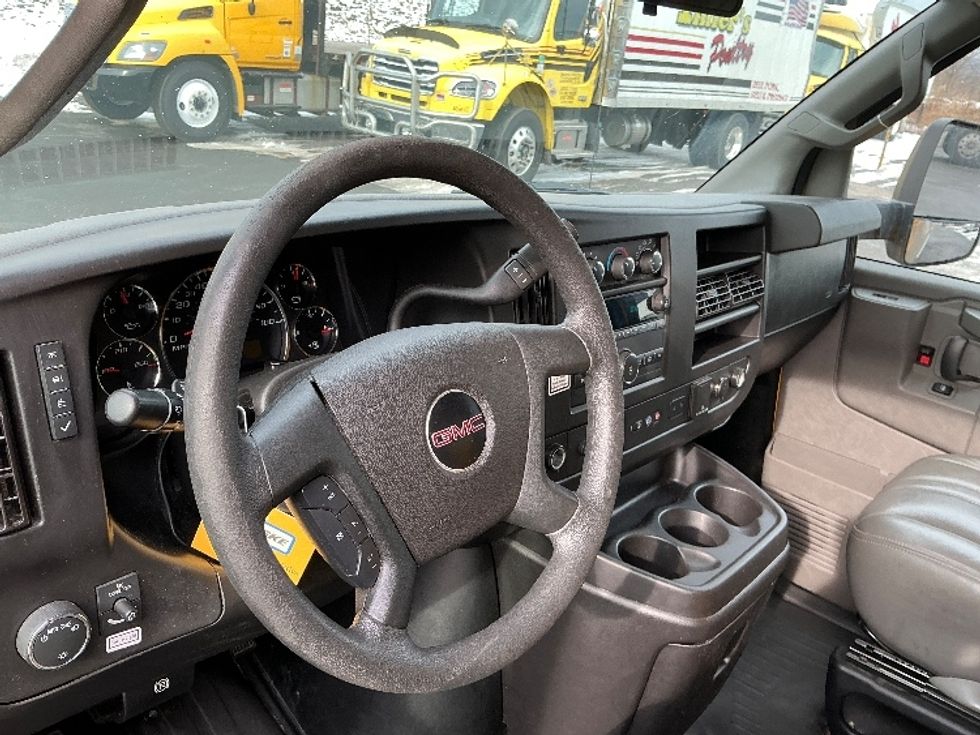 Light Duty Box Truck-Light and Medium Duty Trucks-GMC-2021-Savana G33903-Duncansville-PA-97,424\n\t\tmiles-$ 26,000 - Image 14
