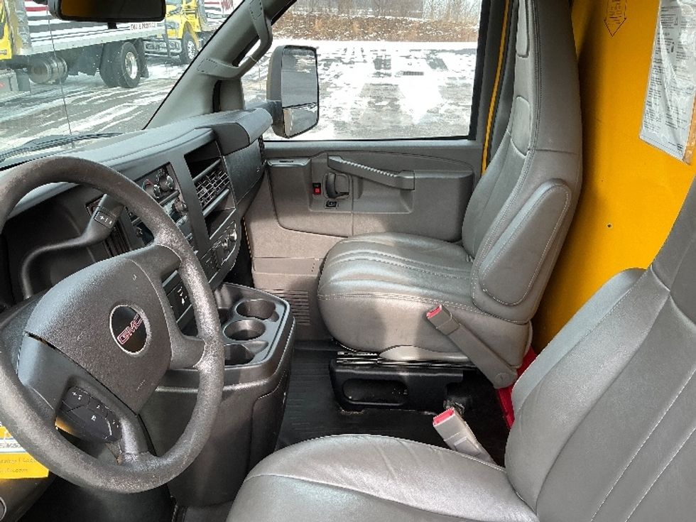 Light Duty Box Truck-Light and Medium Duty Trucks-GMC-2021-Savana G33903-Duncansville-PA-97,424\n\t\tmiles-$ 26,000 - Image 16