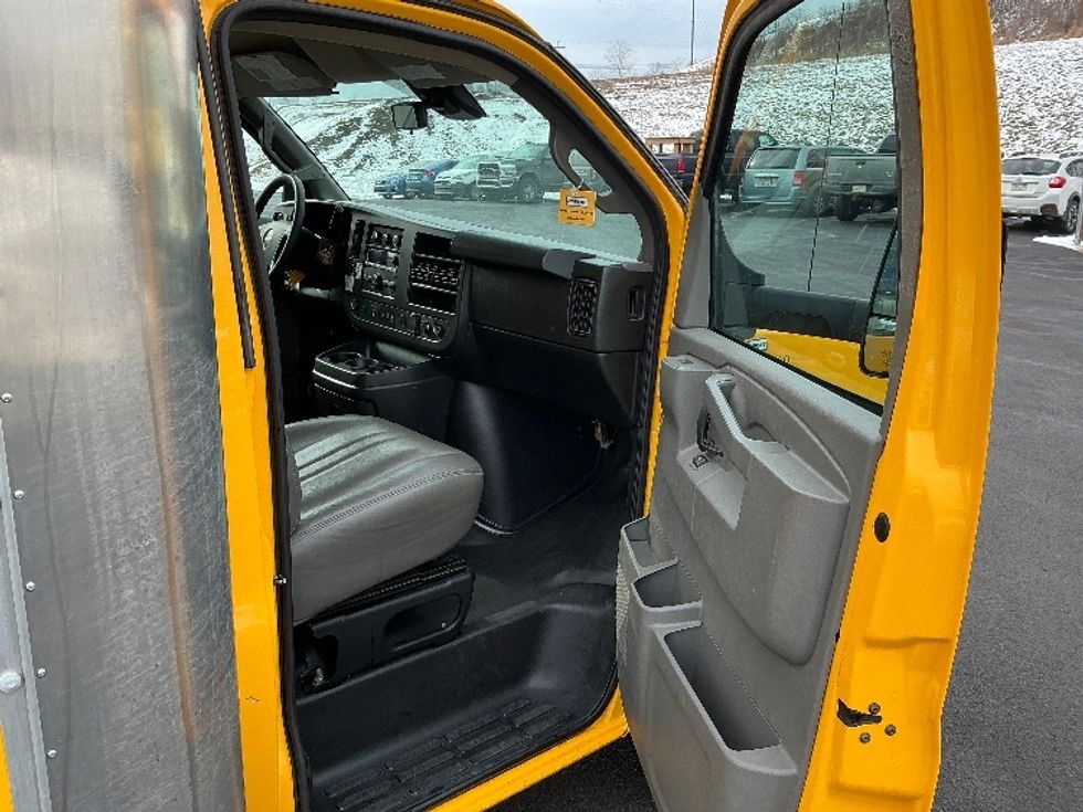 Light Duty Box Truck-Light and Medium Duty Trucks-GMC-2021-Savana G33903-Duncansville-PA-97,424\n\t\tmiles-$ 26,000 - Image 17