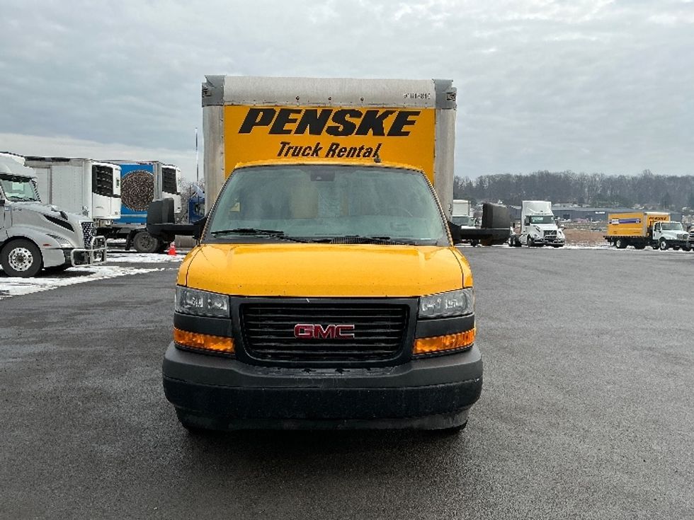 Light Duty Box Truck-Light and Medium Duty Trucks-GMC-2021-Savana G33903-Duncansville-PA-97,424\n\t\tmiles-$ 26,000 - Image 2