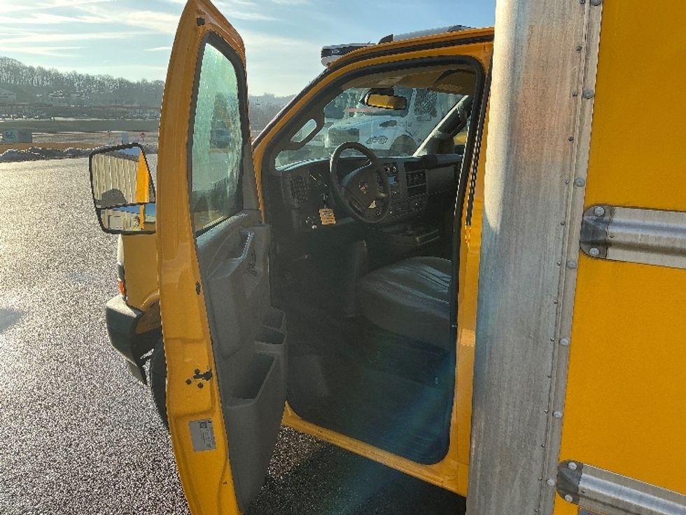 Light Duty Box Truck-Light and Medium Duty Trucks-GMC-2021-Savana G33903-Duncansville-PA-99,039\n\t\tmiles-$ 25,750 - Image 13