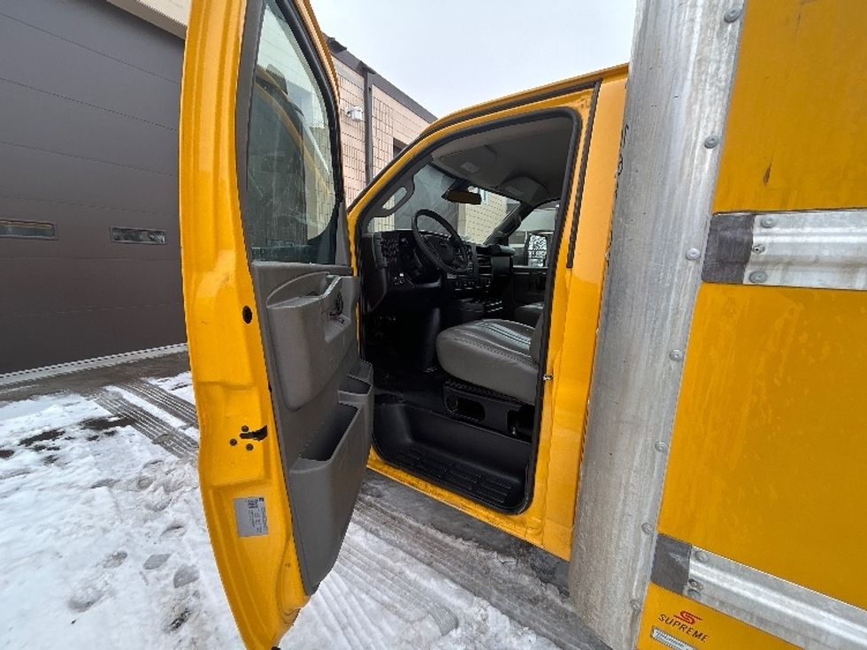 Light Duty Box Truck-Light and Medium Duty Trucks-GMC-2021-Savana G33903-Eagan-MN-100,816\n\t\tmiles-$ 26,750 - Image 16