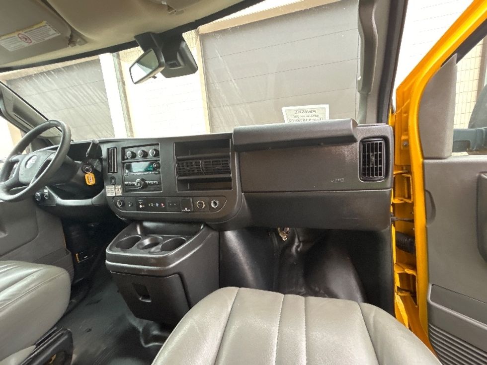 Light Duty Box Truck-Light and Medium Duty Trucks-GMC-2021-Savana G33903-Eagan-MN-100,816\n\t\tmiles-$ 26,750 - Image 21
