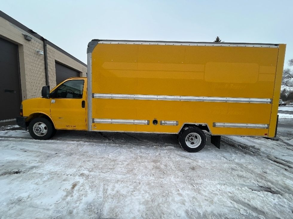 Light Duty Box Truck-Light and Medium Duty Trucks-GMC-2021-Savana G33903-Eagan-MN-100,816\n\t\tmiles-$ 26,750 - Image 4