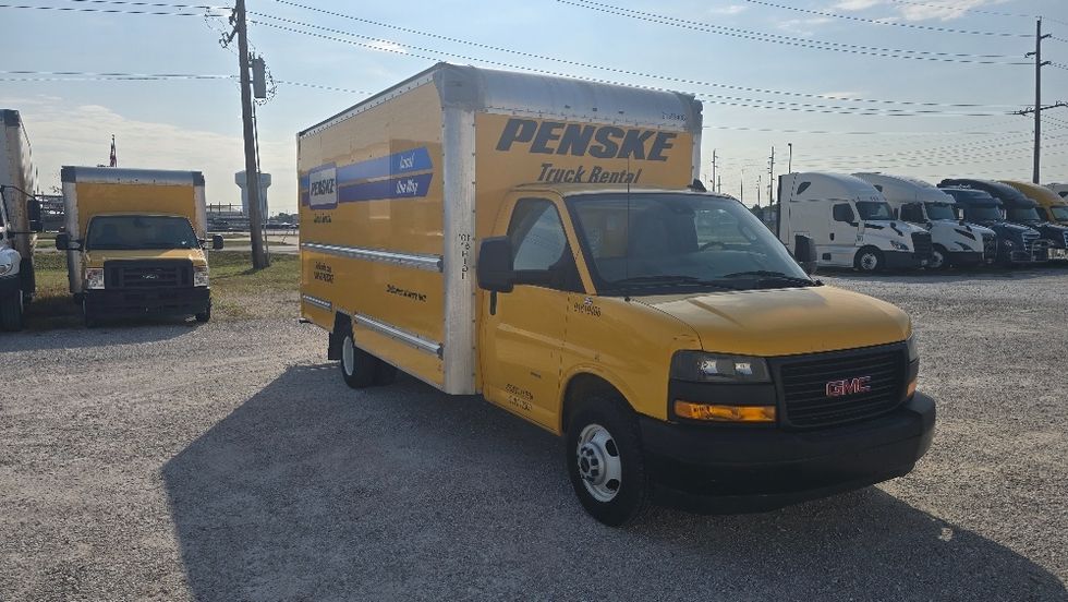Light Duty Box Truck-Light and Medium Duty Trucks-GMC-2021-Savana G33903-Earth City-MO-107,944\n\t\tmiles-$ 22,750 - Image 1