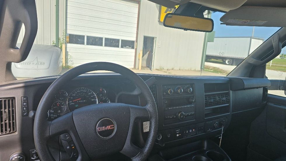 Light Duty Box Truck-Light and Medium Duty Trucks-GMC-2021-Savana G33903-Earth City-MO-107,944\n\t\tmiles-$ 22,750 - Image 17