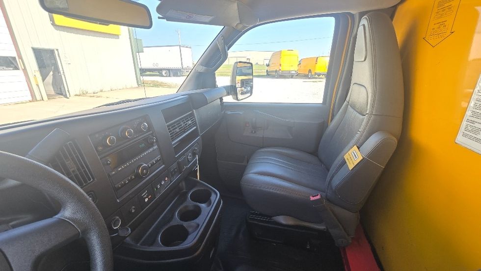 Light Duty Box Truck-Light and Medium Duty Trucks-GMC-2021-Savana G33903-Earth City-MO-107,944\n\t\tmiles-$ 22,750 - Image 18