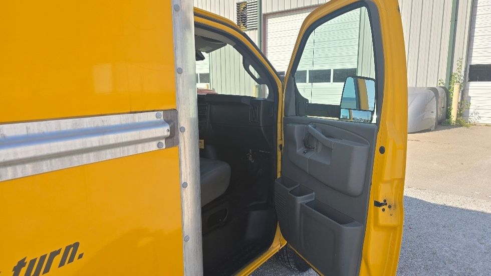 Light Duty Box Truck-Light and Medium Duty Trucks-GMC-2021-Savana G33903-Earth City-MO-107,944\n\t\tmiles-$ 22,750 - Image 19