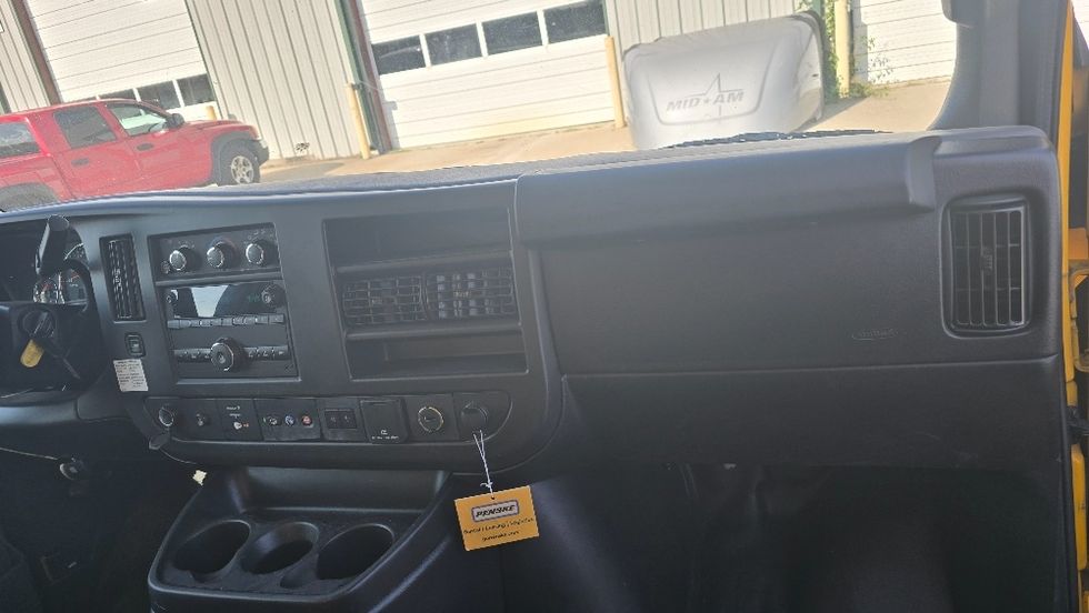 Light Duty Box Truck-Light and Medium Duty Trucks-GMC-2021-Savana G33903-Earth City-MO-107,944\n\t\tmiles-$ 22,750 - Image 20