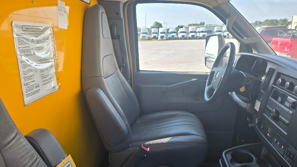 Light Duty Box Truck-Light and Medium Duty Trucks-GMC-2021-Savana G33903-Earth City-MO-107,944\n\t\tmiles-$ 22,750 - Image 21
