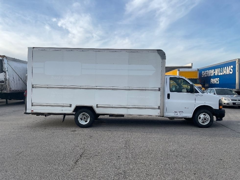 Light Duty Box Truck-Light and Medium Duty Trucks-GMC-2021-Savana G33903-Earth City-MO-169,841\n\t\tmiles-$ 20,000 - Image 12