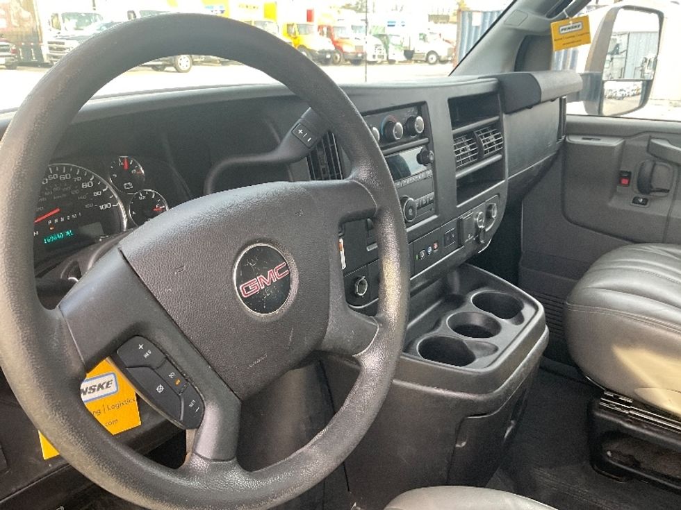 Light Duty Box Truck-Light and Medium Duty Trucks-GMC-2021-Savana G33903-Earth City-MO-169,841\n\t\tmiles-$ 20,000 - Image 14