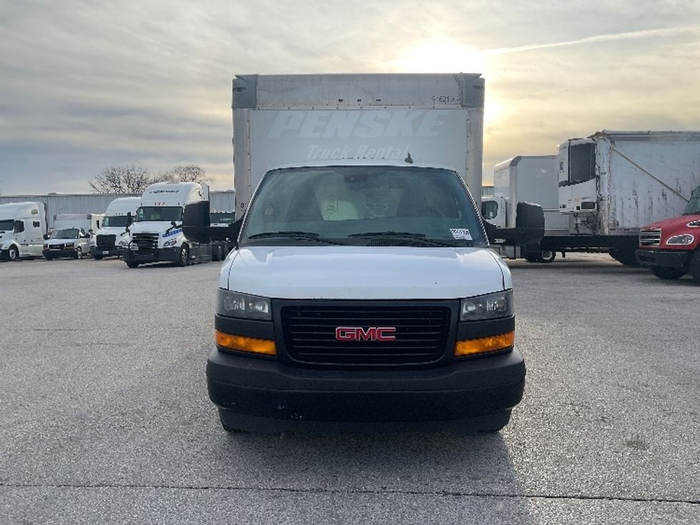 Light Duty Box Truck-Light and Medium Duty Trucks-GMC-2021-Savana G33903-Earth City-MO-169,841\n\t\tmiles-$ 20,000 - Image 2