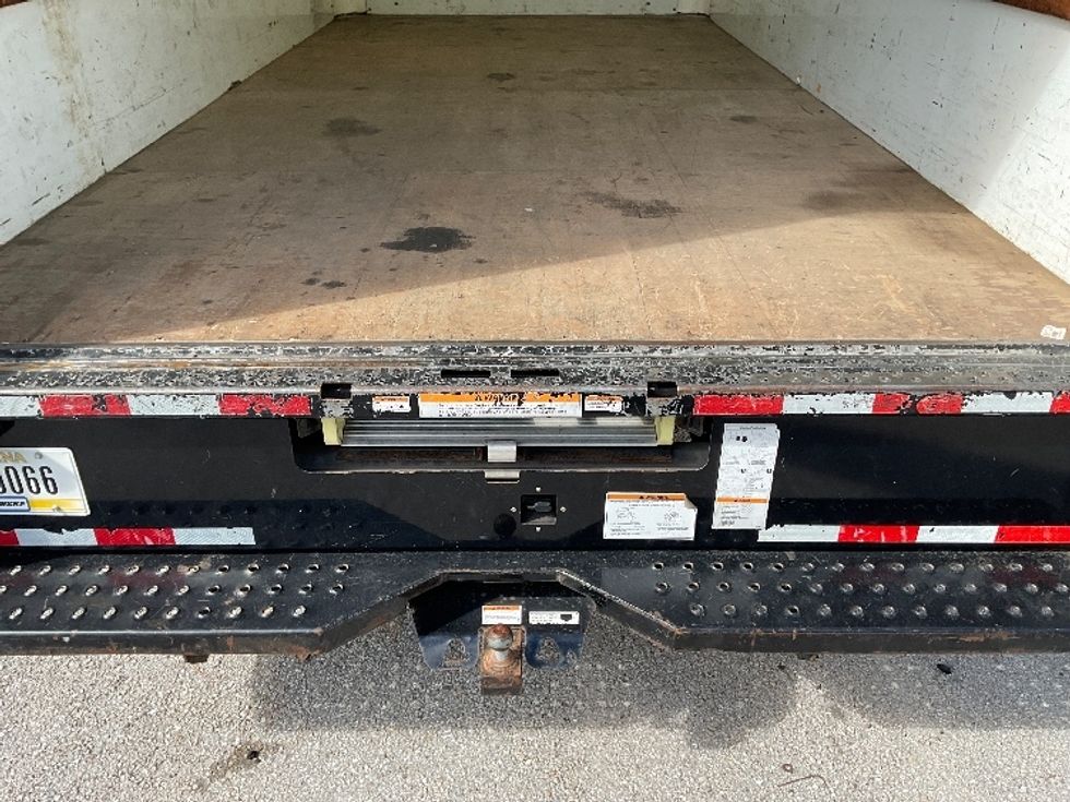 Light Duty Box Truck-Light and Medium Duty Trucks-GMC-2021-Savana G33903-Earth City-MO-81,689\n\t\tmiles-$ 31,250 - Image 10