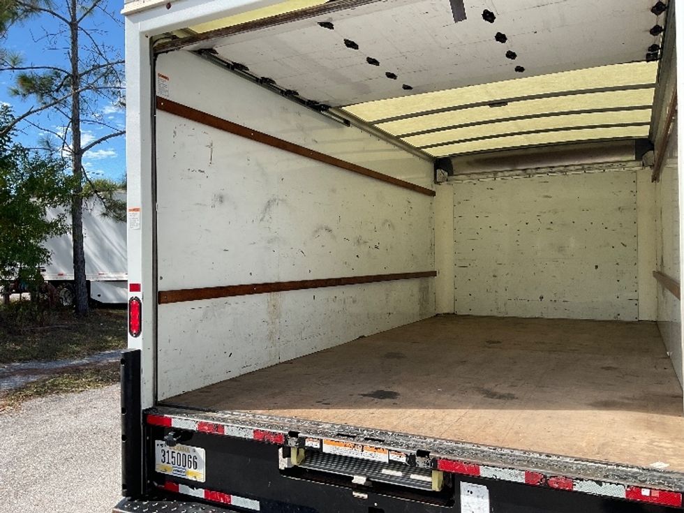 Light Duty Box Truck-Light and Medium Duty Trucks-GMC-2021-Savana G33903-Earth City-MO-81,689\n\t\tmiles-$ 31,250 - Image 11