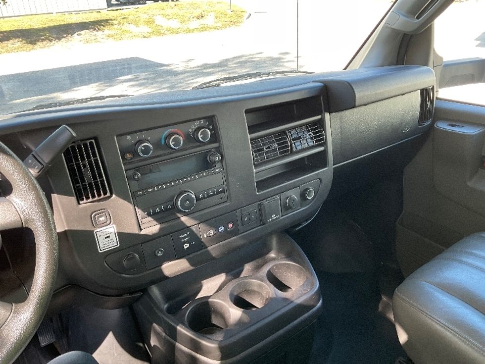 Light Duty Box Truck-Light and Medium Duty Trucks-GMC-2021-Savana G33903-Earth City-MO-81,689\n\t\tmiles-$ 31,250 - Image 18