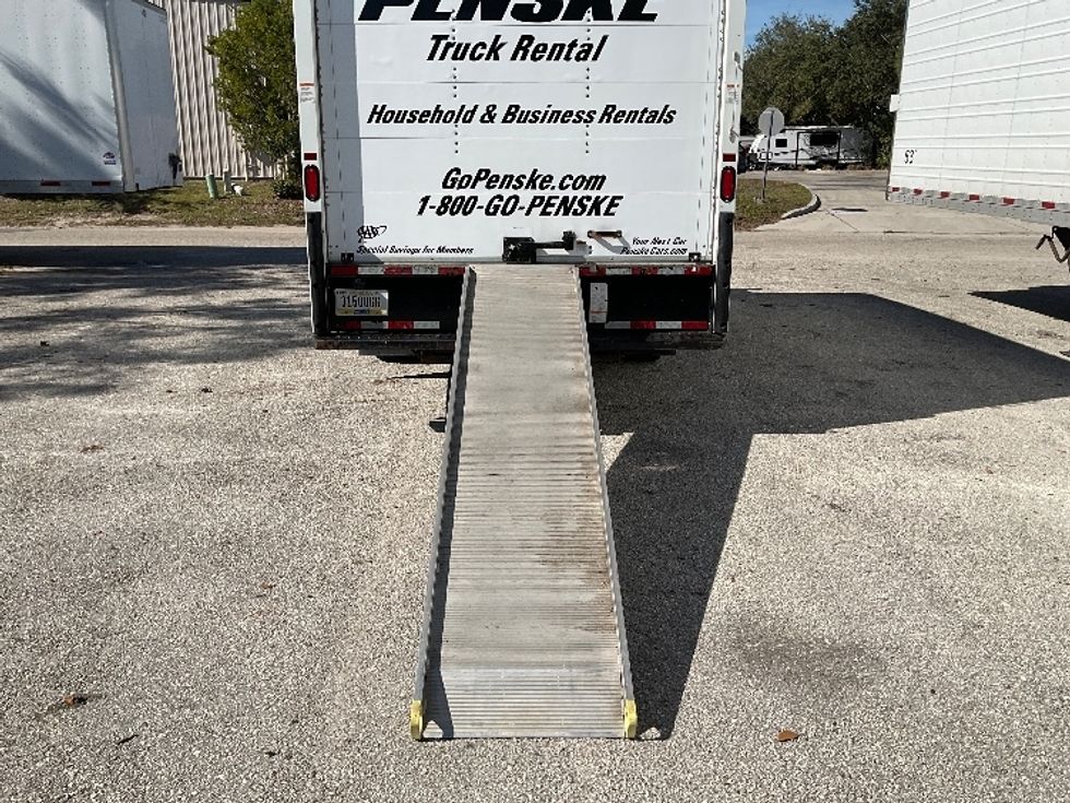 Light Duty Box Truck-Light and Medium Duty Trucks-GMC-2021-Savana G33903-Earth City-MO-81,689\n\t\tmiles-$ 31,250 - Image 25