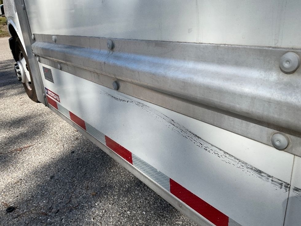 Light Duty Box Truck-Light and Medium Duty Trucks-GMC-2021-Savana G33903-Earth City-MO-81,689\n\t\tmiles-$ 31,250 - Image 27