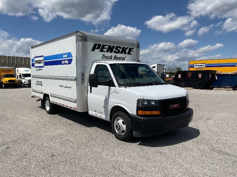 Light Duty Box Truck-Light and Medium Duty Trucks-GMC-2021-Savana G33903-Earth City-MO-89,451\n\t\tmiles-$ 31,000 - Image 1