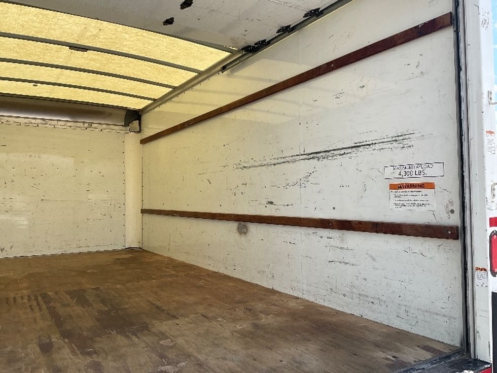Light Duty Box Truck-Light and Medium Duty Trucks-GMC-2021-Savana G33903-Earth City-MO-89,451\n\t\tmiles-$ 31,000 - Image 11