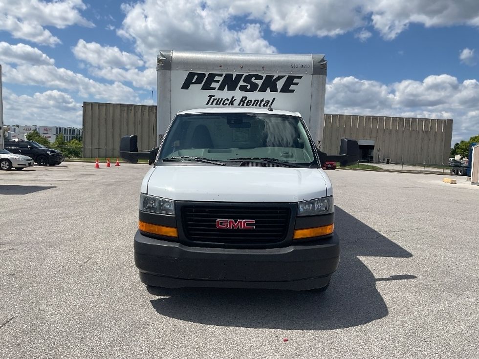 Light Duty Box Truck-Light and Medium Duty Trucks-GMC-2021-Savana G33903-Earth City-MO-89,451\n\t\tmiles-$ 31,000 - Image 2