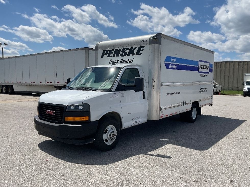 Light Duty Box Truck-Light and Medium Duty Trucks-GMC-2021-Savana G33903-Earth City-MO-89,451\n\t\tmiles-$ 31,000 - Image 3