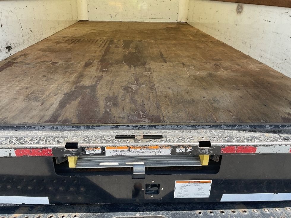 Light Duty Box Truck-Light and Medium Duty Trucks-GMC-2021-Savana G33903-Earth City-MO-89,451\n\t\tmiles-$ 31,000 - Image 9