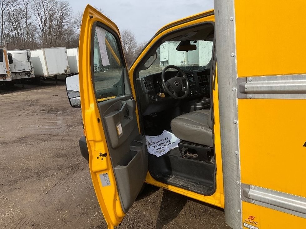 Light Duty Box Truck-Light and Medium Duty Trucks-GMC-2021-Savana G33903-East Chicago-IN-104,714\n\t\tmiles-$ 26,500 - Image 16