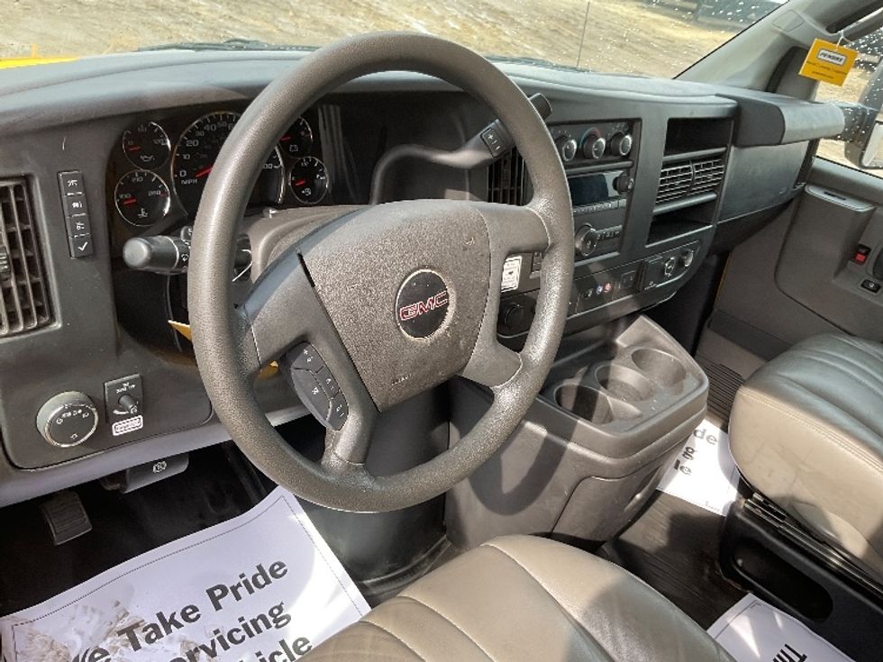 Light Duty Box Truck-Light and Medium Duty Trucks-GMC-2021-Savana G33903-East Chicago-IN-104,714\n\t\tmiles-$ 26,500 - Image 17
