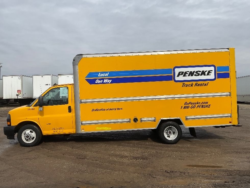 Light Duty Box Truck-Light and Medium Duty Trucks-GMC-2021-Savana G33903-East Chicago-IN-104,714\n\t\tmiles-$ 26,500 - Image 4