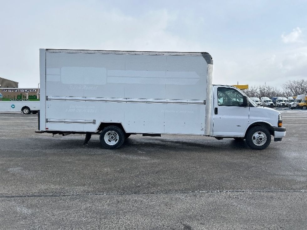 Light Duty Box Truck-Light and Medium Duty Trucks-GMC-2021-Savana G33903-East Chicago-IN-105,732\n\t\tmiles-$ 29,250 - Image 14
