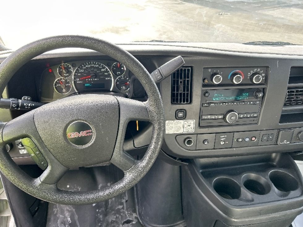 Light Duty Box Truck-Light and Medium Duty Trucks-GMC-2021-Savana G33903-East Chicago-IN-105,732\n\t\tmiles-$ 29,250 - Image 17