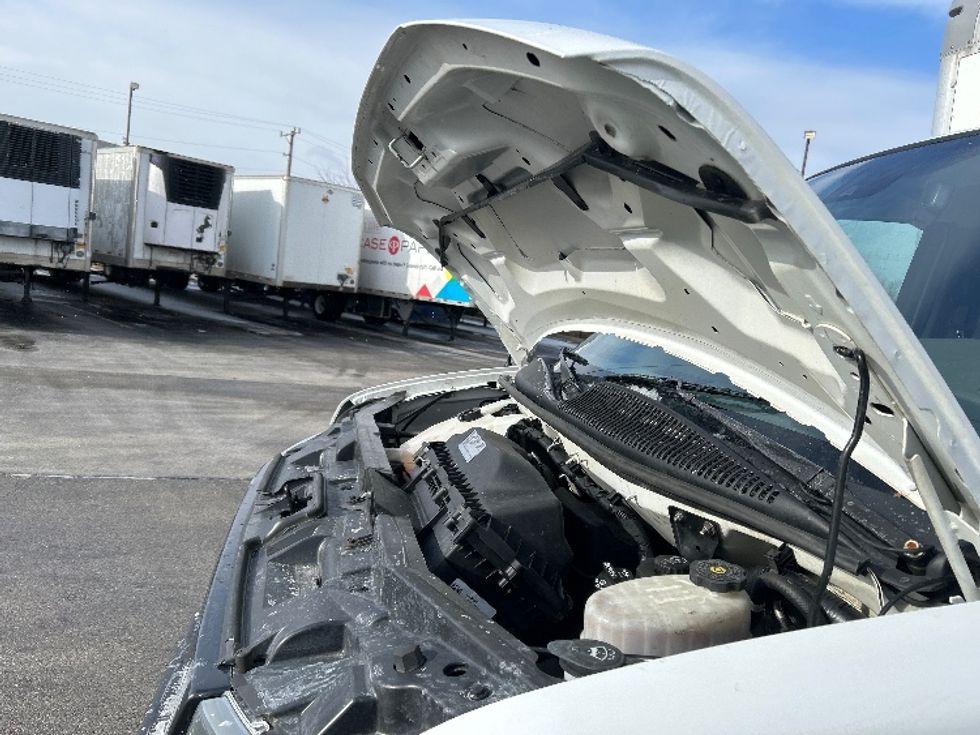 Light Duty Box Truck-Light and Medium Duty Trucks-GMC-2021-Savana G33903-East Chicago-IN-105,732\n\t\tmiles-$ 29,250 - Image 23