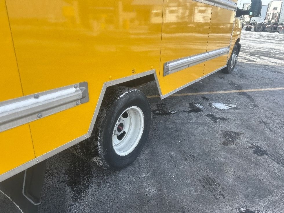 Light Duty Box Truck-Light and Medium Duty Trucks-GMC-2021-Savana G33903-East Chicago-IN-109,073\n\t\tmiles-$ 26,000 - Image 14