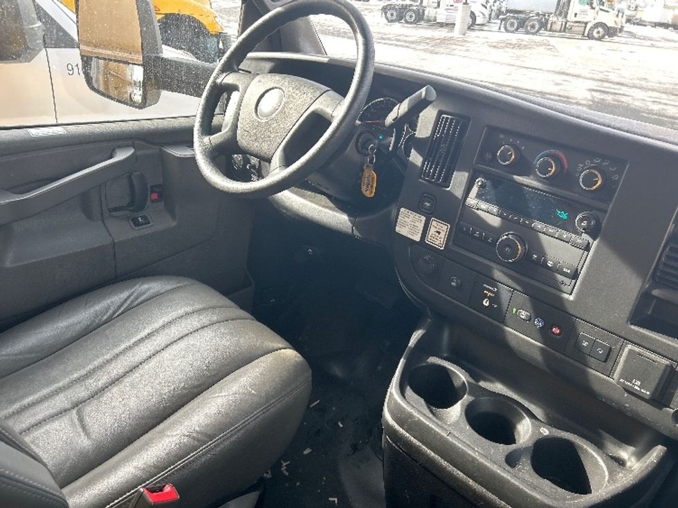 Light Duty Box Truck-Light and Medium Duty Trucks-GMC-2021-Savana G33903-East Chicago-IN-109,073\n\t\tmiles-$ 26,000 - Image 22