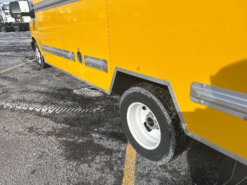Light Duty Box Truck-Light and Medium Duty Trucks-GMC-2021-Savana G33903-East Chicago-IN-109,073\n\t\tmiles-$ 26,000 - Image 5