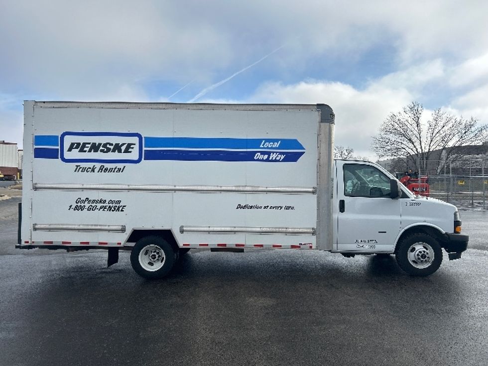 Light Duty Box Truck-Light and Medium Duty Trucks-GMC-2021-Savana G33903-East Chicago-IN-120,012\n\t\tmiles-$ 27,500 - Image 15